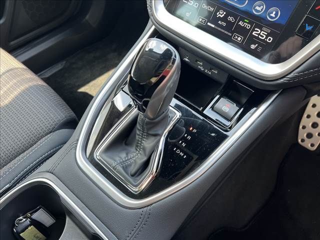 SUBARU LEGACY OUTBACK 2023 Image 31