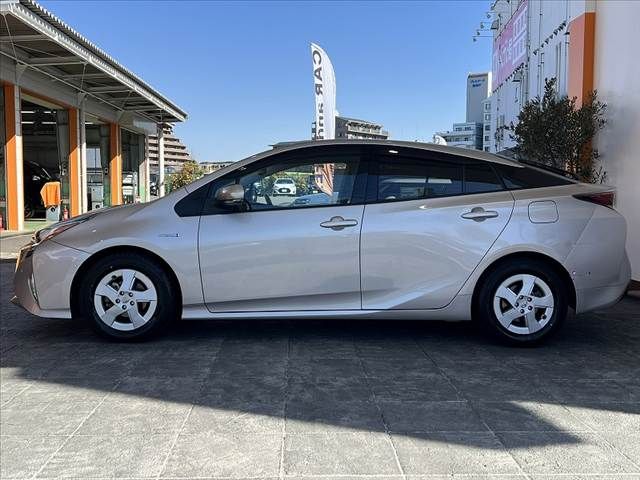 TOYOTA PRIUS 2016 Image 31