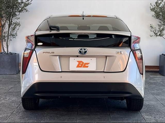 TOYOTA PRIUS 2016 Image 31