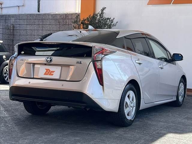 TOYOTA PRIUS 2016 Image 31