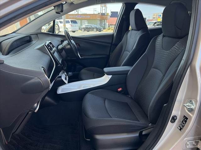 TOYOTA PRIUS 2016 Image 31