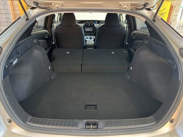 TOYOTA PRIUS 2016 Image 31