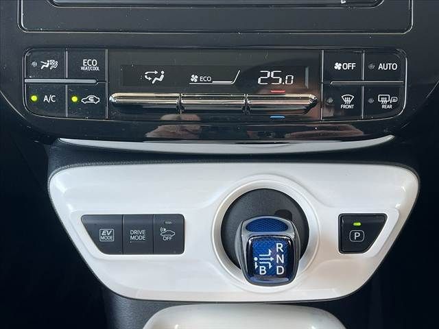 TOYOTA PRIUS 2016 Image 31