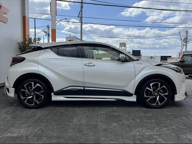 TOYOTA C-HR 2017 Image 31