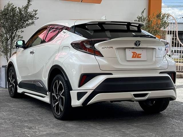 TOYOTA C-HR 2017 Image 31