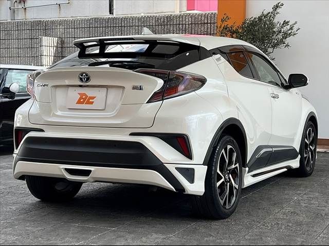TOYOTA C-HR 2017 Image 31