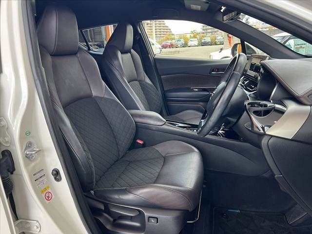 TOYOTA C-HR 2017 Image 31