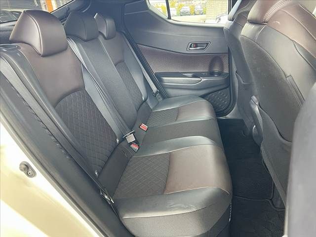 TOYOTA C-HR 2017 Image 31