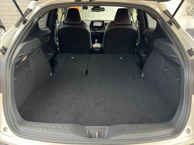 TOYOTA C-HR 2017 Image 31