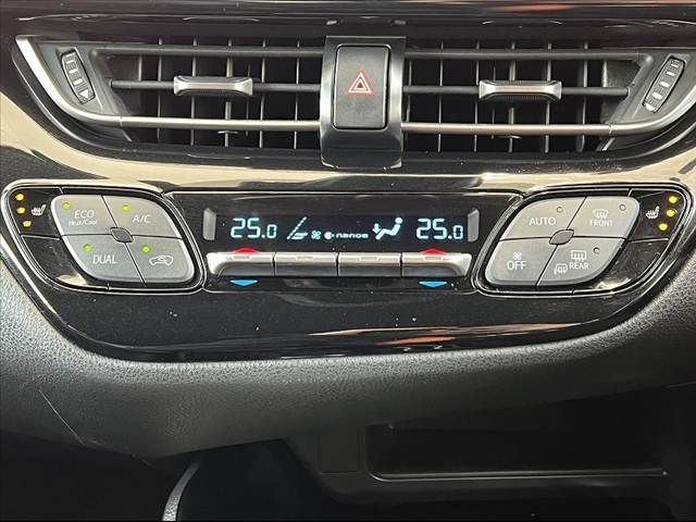 TOYOTA C-HR 2017 Image 31