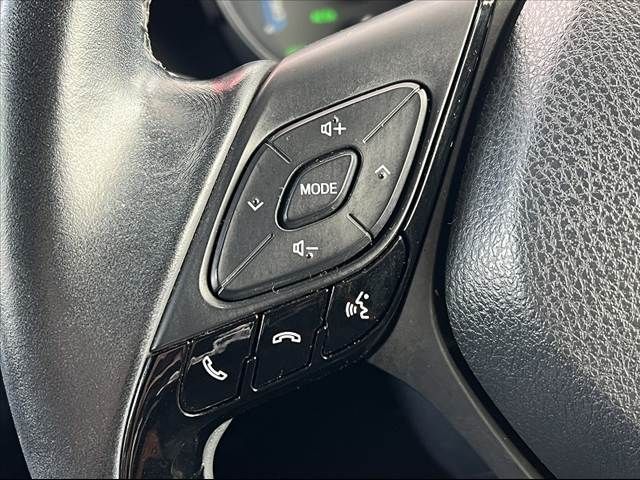 TOYOTA C-HR 2017 Image 31