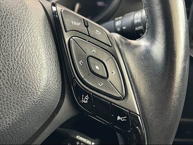 TOYOTA C-HR 2017 Image 31