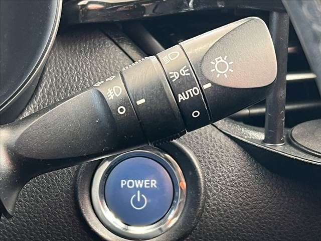 TOYOTA C-HR 2017 Image 31