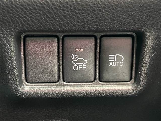 TOYOTA C-HR 2017 Image 31