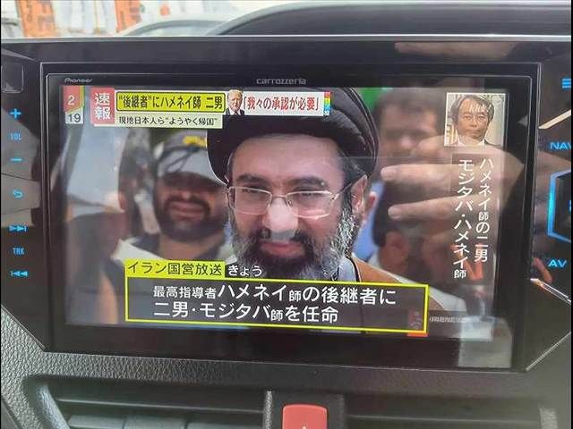 TOYOTA NOAH HYBRID 2016 Image 31