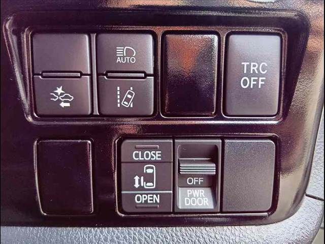 TOYOTA NOAH HYBRID 2016 Image 31