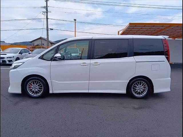 TOYOTA NOAH HYBRID 2016 Image 31