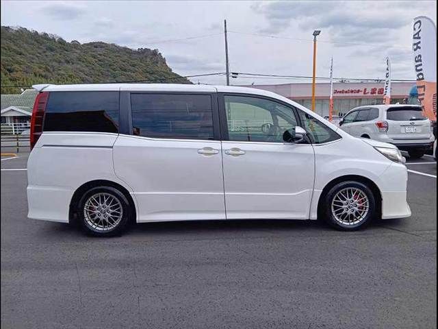 TOYOTA NOAH HYBRID 2016 Image 31