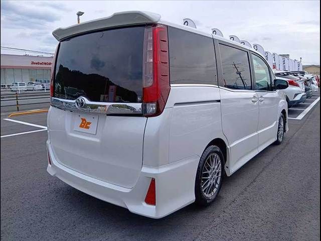 TOYOTA NOAH HYBRID 2016 Image 31