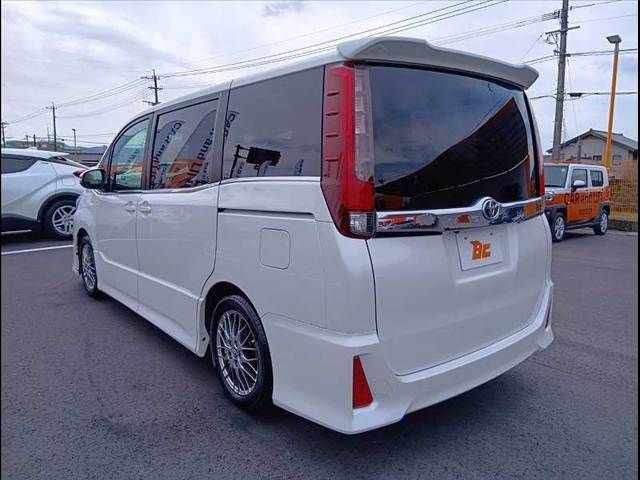 TOYOTA NOAH HYBRID 2016 Image 31