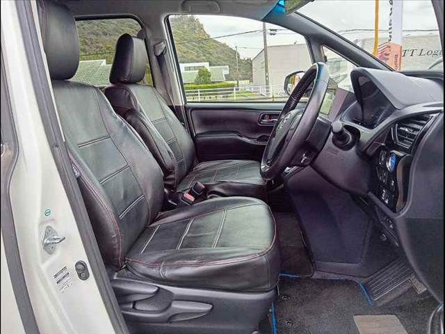 TOYOTA NOAH HYBRID 2016 Image 31