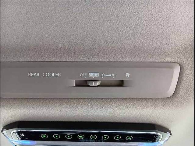 TOYOTA NOAH HYBRID 2016 Image 31