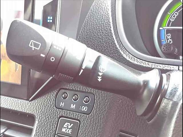 TOYOTA NOAH HYBRID 2016 Image 31