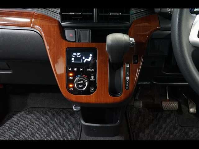 DAIHATSU MOVE CUSTOM 2015 Image 31