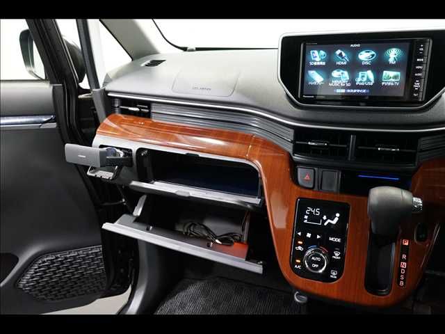 DAIHATSU MOVE CUSTOM 2015 Image 31