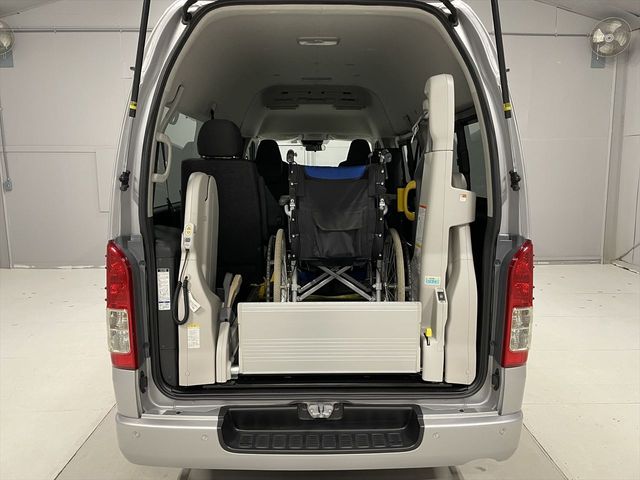 TOYOTA HIACE VAN 1.25T 2WD 2022 Image 31