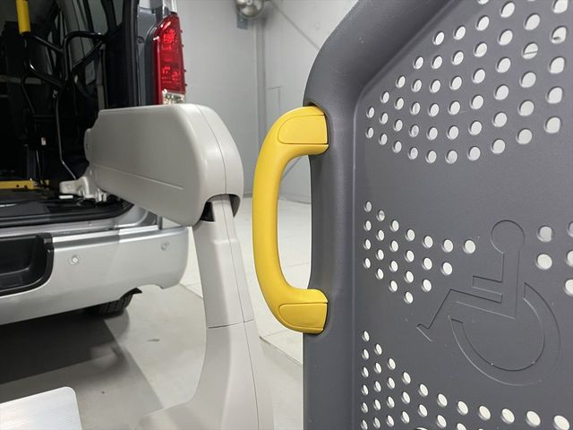 TOYOTA HIACE VAN 1.25T 2WD 2022 Image 31