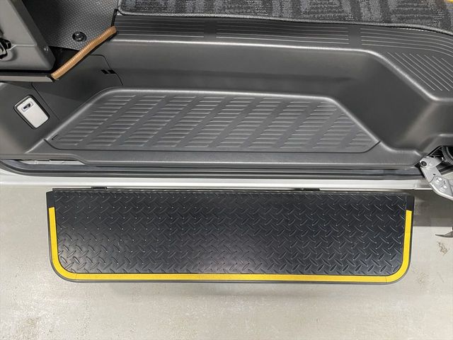 TOYOTA HIACE VAN 1.25T 2WD 2022 Image 31