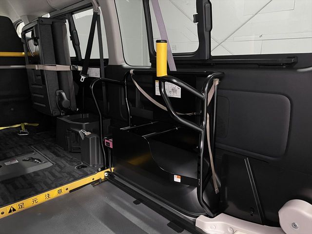 TOYOTA HIACE VAN 1.25T 2WD 2022 Image 31