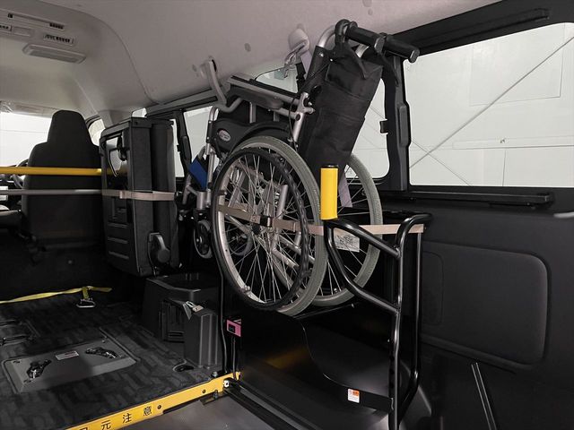 TOYOTA HIACE VAN 1.25T 2WD 2022 Image 31