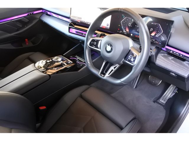 BMW 5SERIES TOURING 2025 Image 31