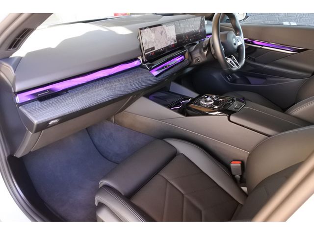 BMW 5SERIES TOURING 2025 Image 31