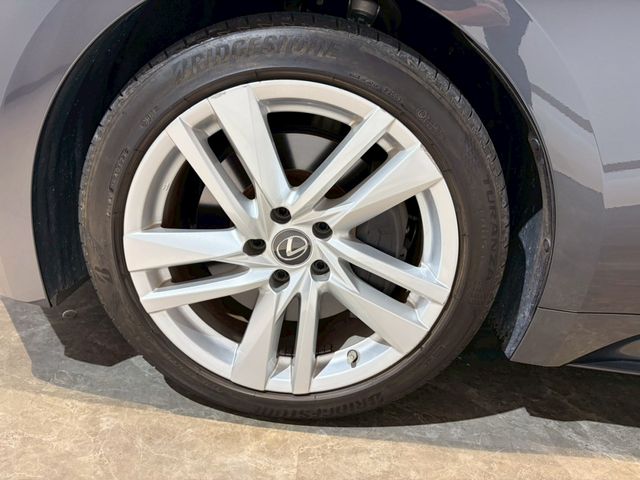 TOYOTA LEXUS IS300 2021 Image 31