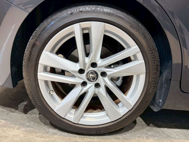 TOYOTA LEXUS IS300 2021 Image 31