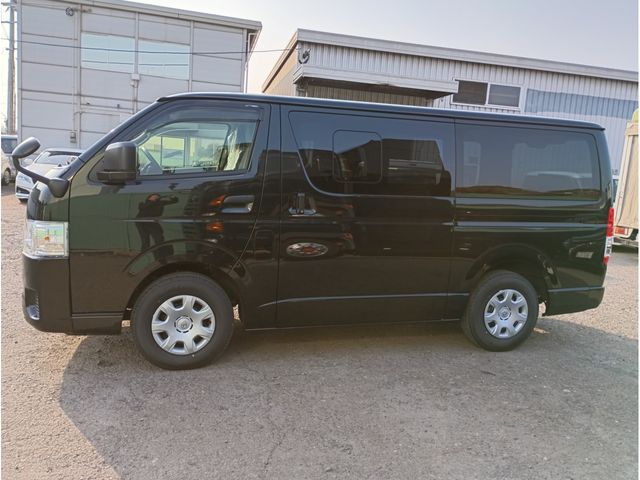 TOYOTA HIACE VAN 1.15T 2WD 2025 Image 31