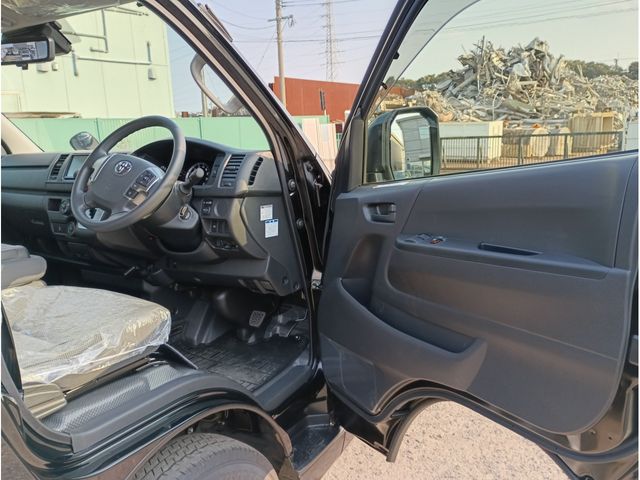 TOYOTA HIACE VAN 1.15T 2WD 2025 Image 31