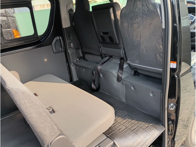 TOYOTA HIACE VAN 1.15T 2WD 2025 Image 31