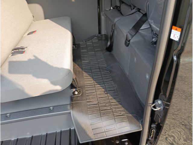 TOYOTA HIACE VAN 1.15T 2WD 2025 Image 31