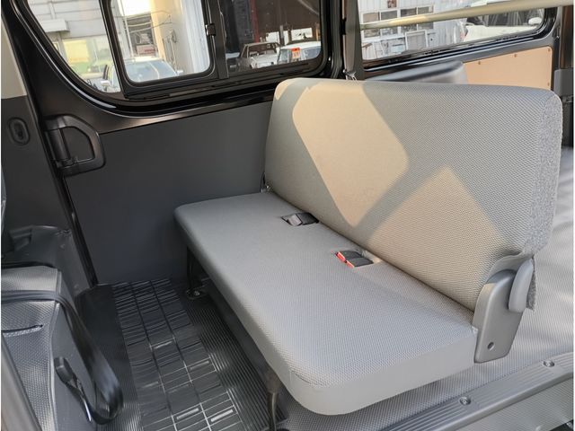 TOYOTA HIACE VAN 1.15T 2WD 2025 Image 31