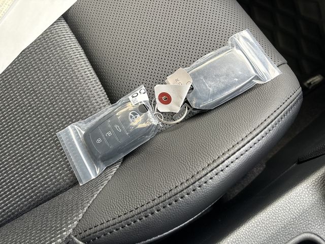 TOYOTA COROLLA CROSS HYBRID 2026 Image 31