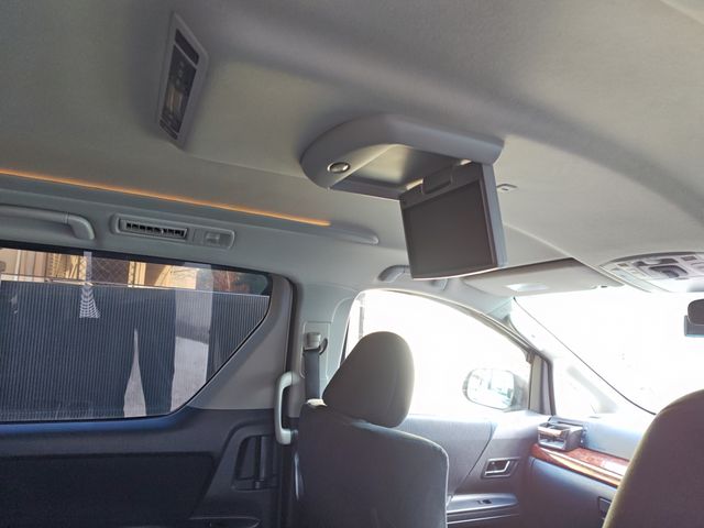 TOYOTA VELLFIRE 2010 Image 31