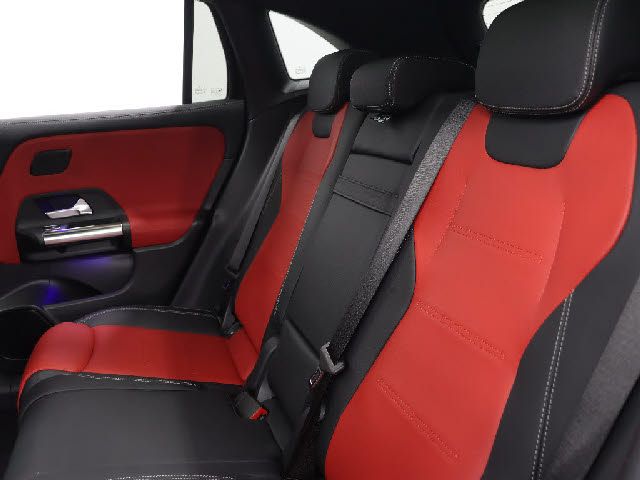 MERCEDES BENZ MERCEDES AMG GLA CLA 2021 Image 31