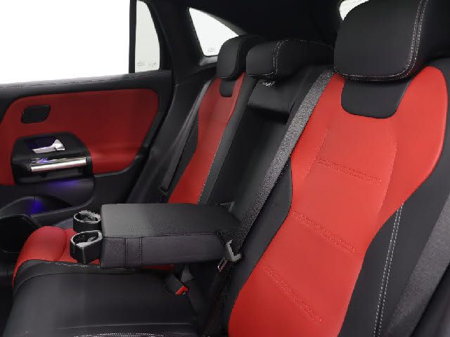 MERCEDES BENZ MERCEDES AMG GLA CLA 2021 Image 31