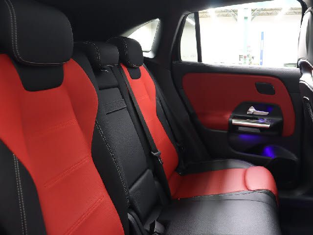 MERCEDES BENZ MERCEDES AMG GLA CLA 2021 Image 31