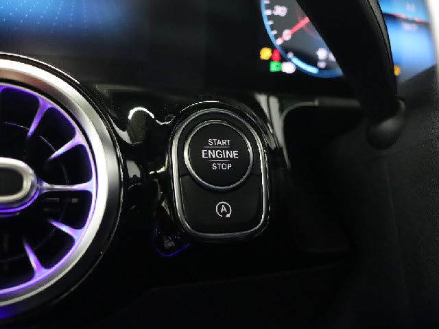 MERCEDES BENZ MERCEDES AMG GLA CLA 2021 Image 31