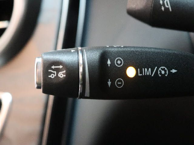 MERCEDES BENZ C CLAS 2015 Image 31